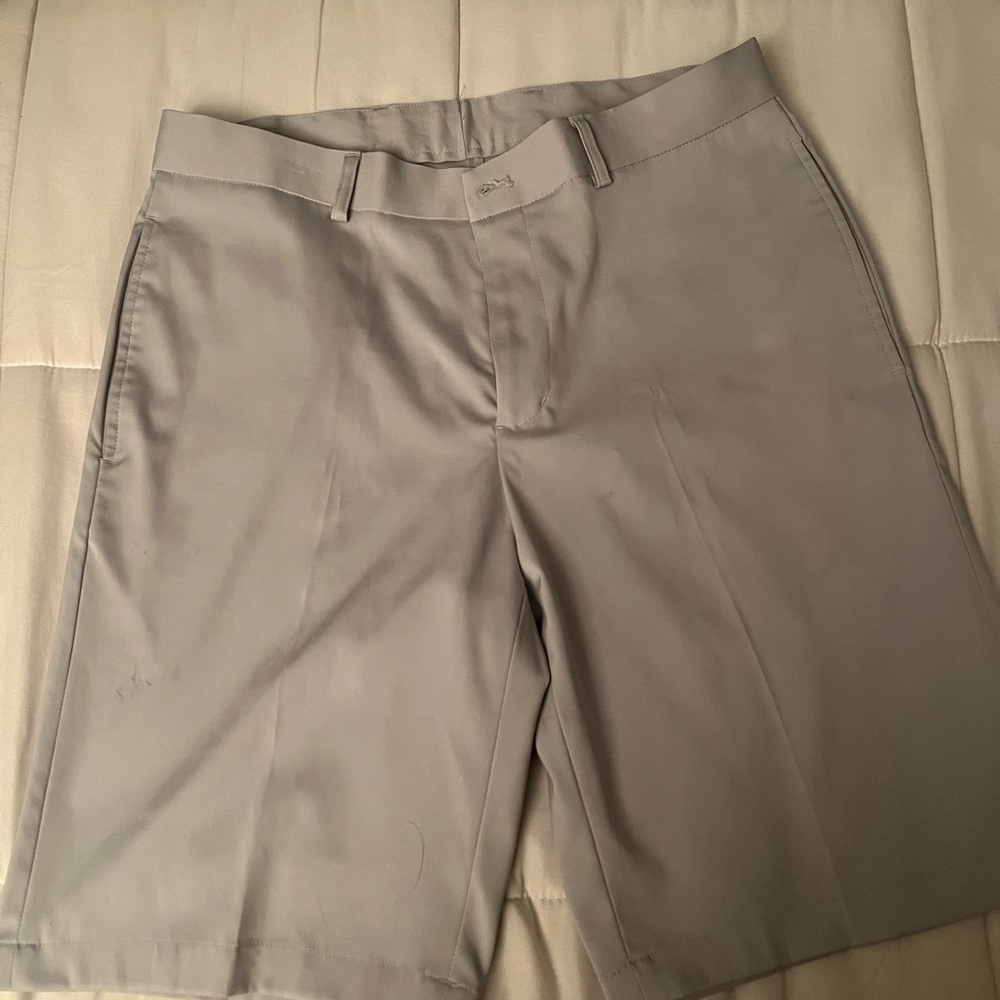 Men’s Slazenger Golf Shorts. Size 32